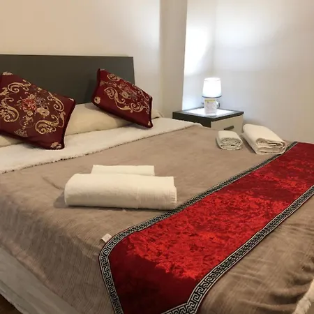 Bb Station בית הארחה 2*